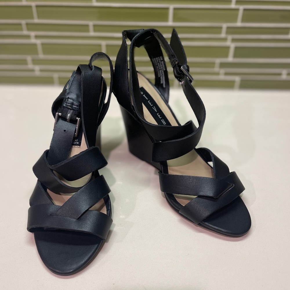 STEVEN Black Leather Sandals sz 6